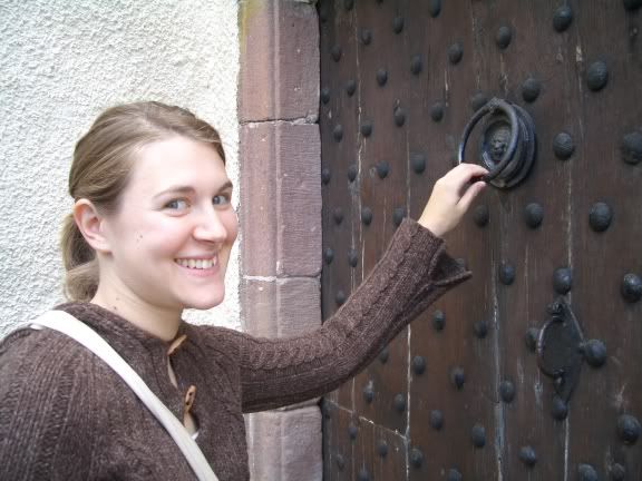 1232cb01.jpg Knocking on the Castle door... image by misskte