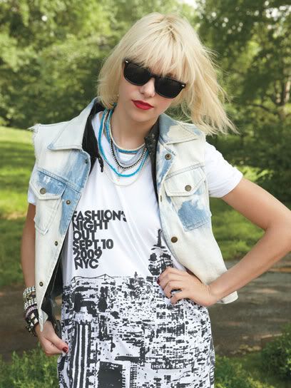 Tayolor Momsen in a Fashion's Night Out T-Shirt