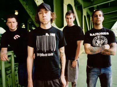 RiseAgainst-band-2004.jpg