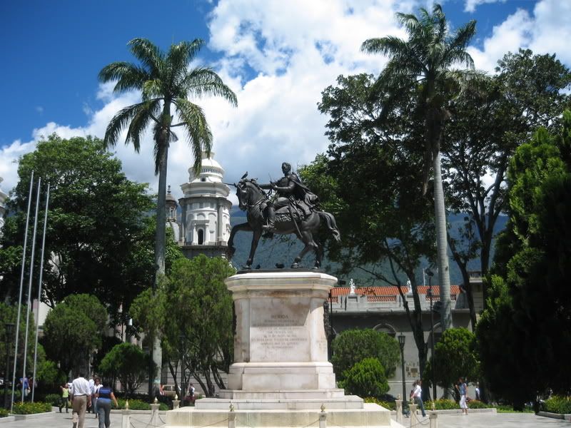 Simon Bolívar in the central plaza of Mérida