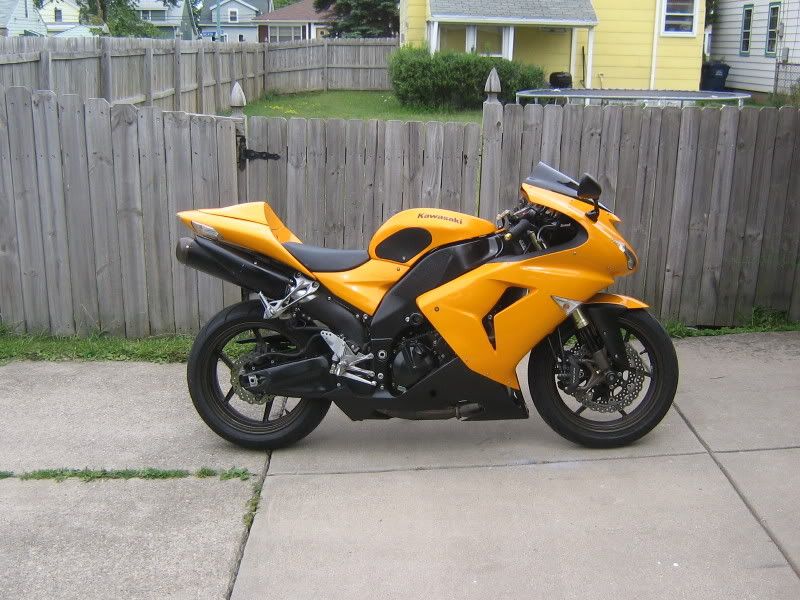 http://img.photobucket.com/albums/v296/Willybeen/Zx10r003.jpg