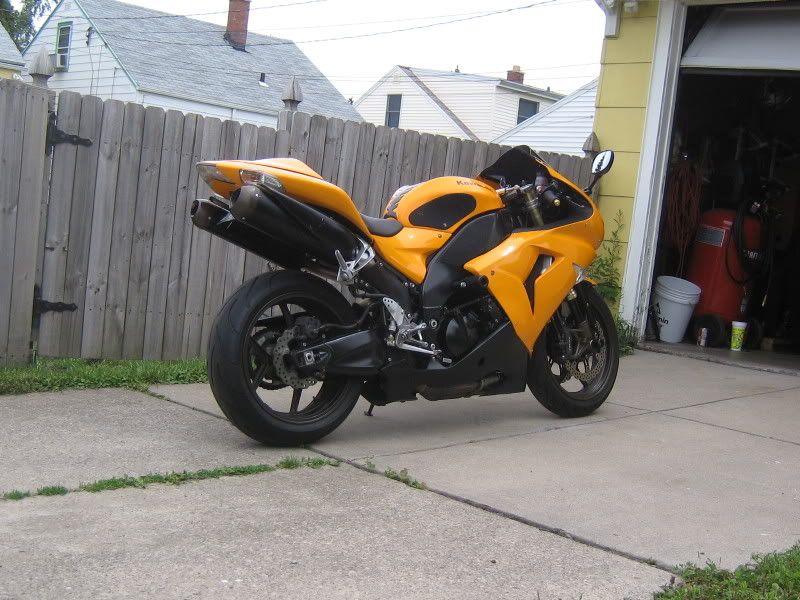 http://img.photobucket.com/albums/v296/Willybeen/Zx10r004.jpg