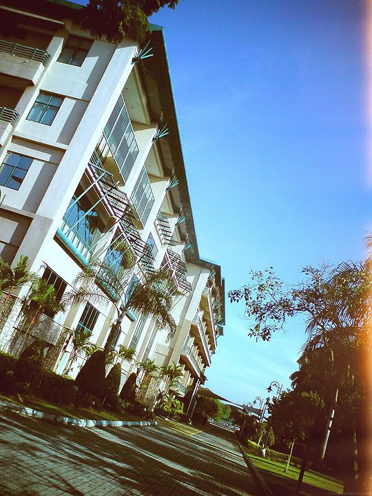 http://img.photobucket.com/albums/v296/kamkuey/Rojak/66f60df5.jpg?t=1297910915