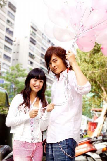The gal whom he acted with in Er Zuo Ju