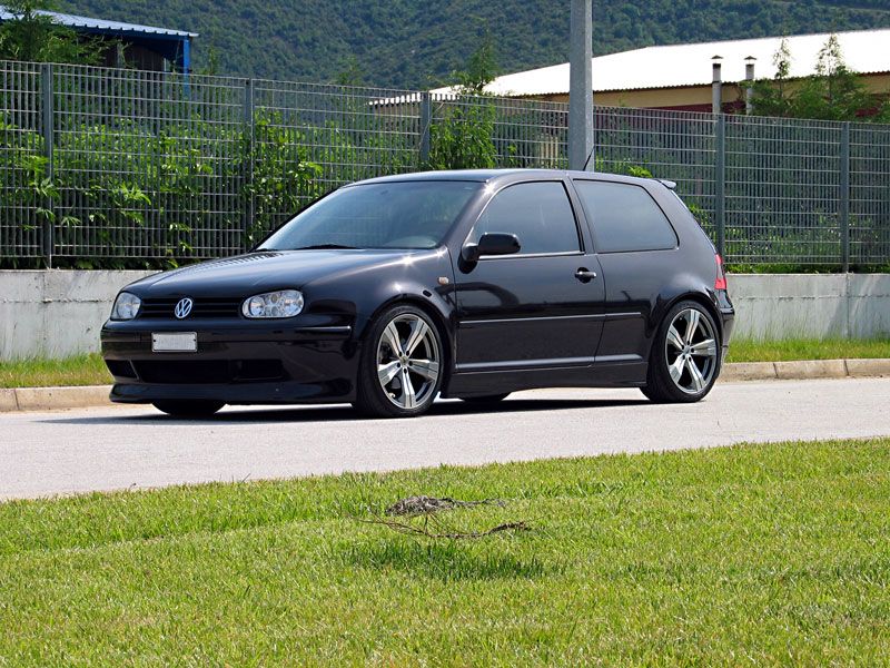 volkswagen golf 4 gti. this black VW Golf IV GTI: