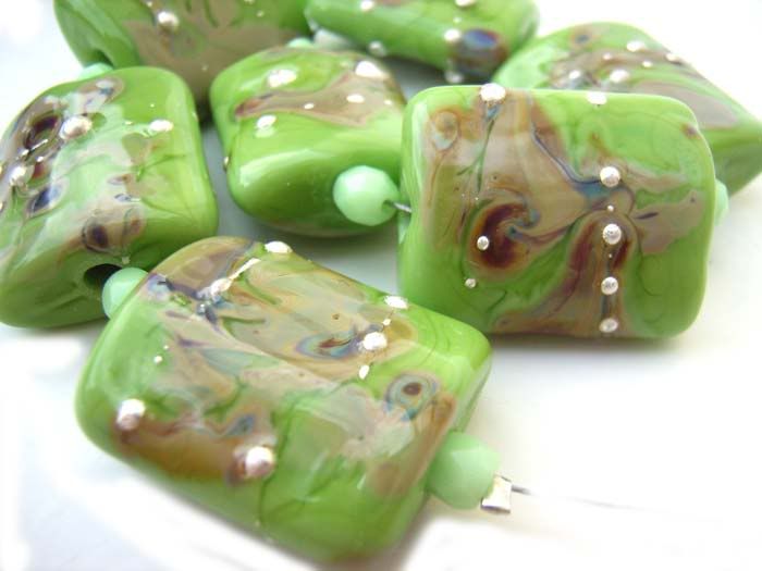 Lime Blush - Ian Williams Artisan Glass Lampwork Beads
