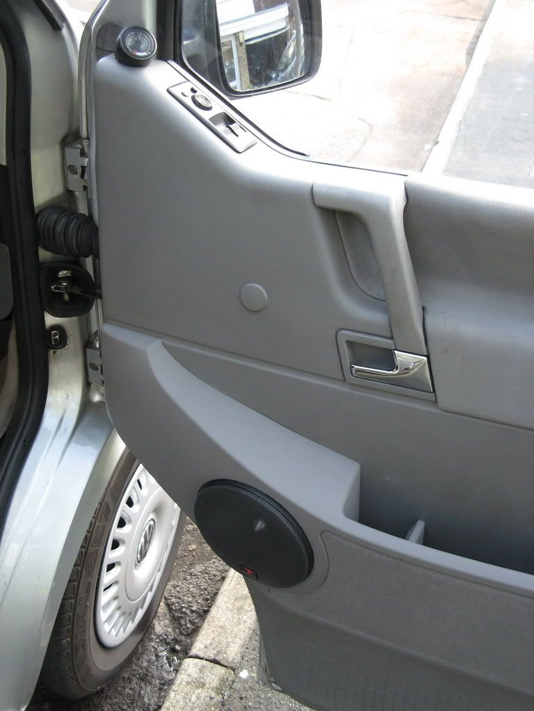 t4 door speakers