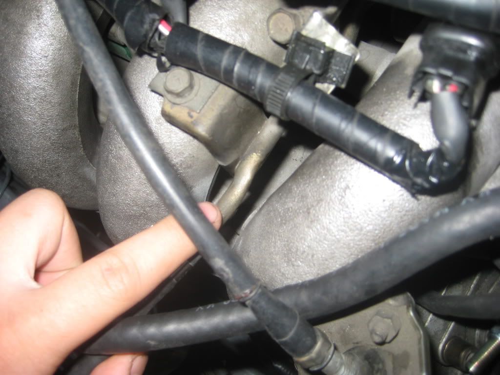 Fuel rail line kinked... how to fix?? *PICS* Nissan Forum Nissan Forums