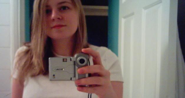 [http://img.photobucket.com/albums/v300/mavispoo/maeve/5.jpg]