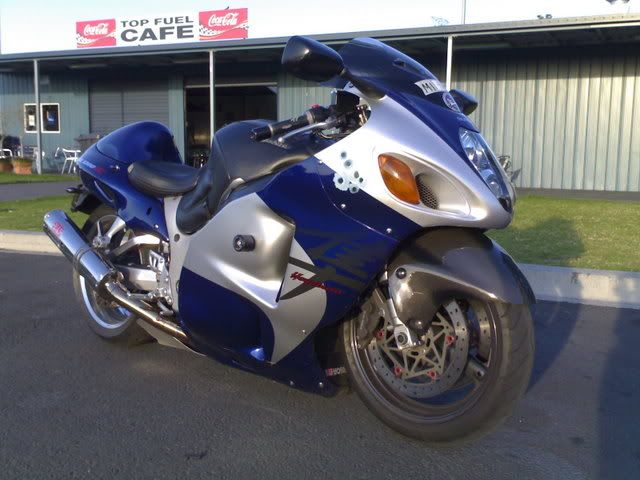 [Image: 01Busa.jpg]