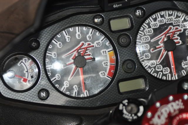 [Image: Busa3gauges.jpg]