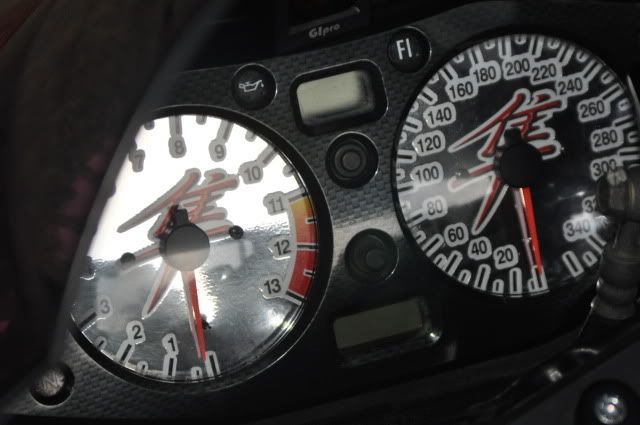 [Image: Busa3gauges2.jpg]