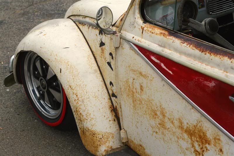 IMAGE: http://img.photobucket.com/albums/v302/blacklancer/30d/IMG_4858Medium.jpg