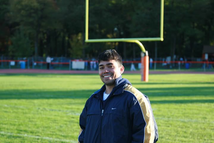 IMAGE: http://img.photobucket.com/albums/v302/jargaguy/Frank-Goalpost1.jpg