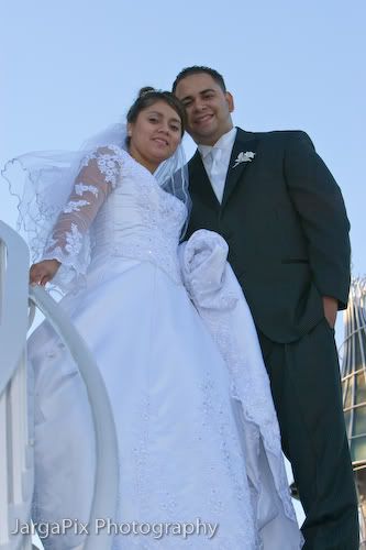 IMAGE: http://img.photobucket.com/albums/v302/jargaguy/LuisCindy-177.jpg