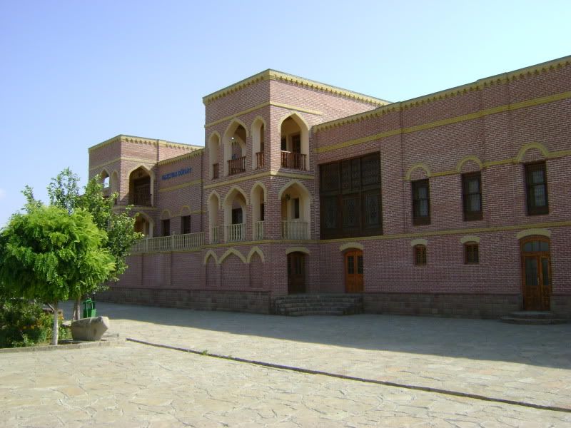 Nakhchivan_khan_palace7.jpg