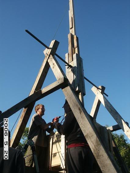 [http://img.photobucket.com/albums/v303/cazor/trebuchet/Picture3650.jpg]