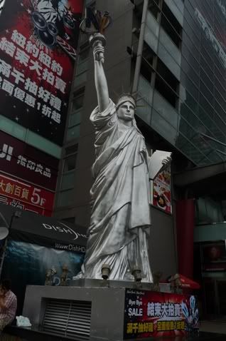 101 - New York New York Statue