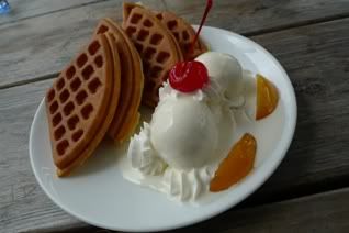 Danshui - Waffles and icecream