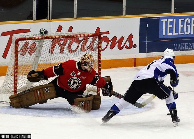 IMAGE: http://img.photobucket.com/albums/v309/Thelemarc/SeadogsvsQuebecRempartNov142010Processed10.jpg