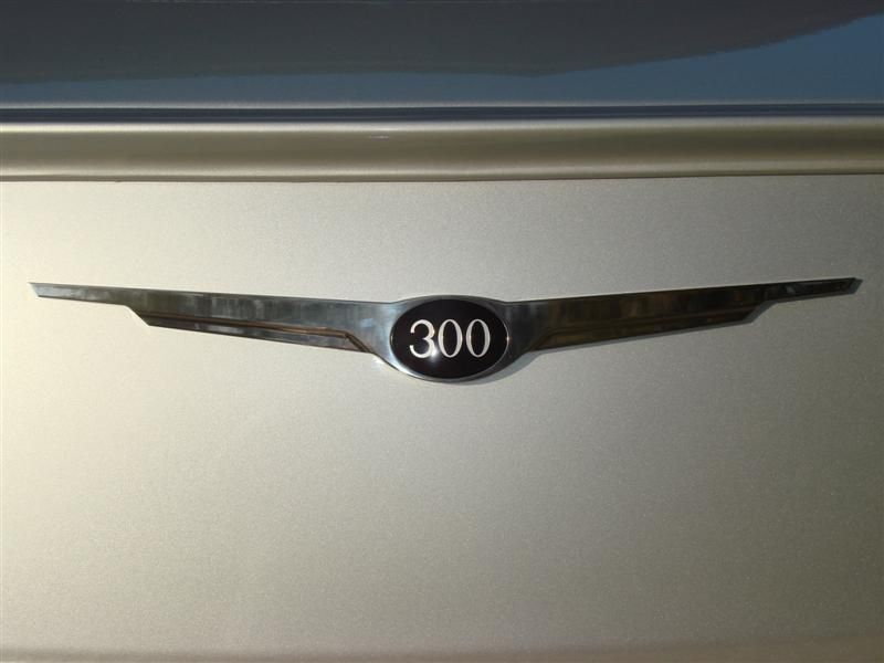 Chrysler 300 emblem canada #1