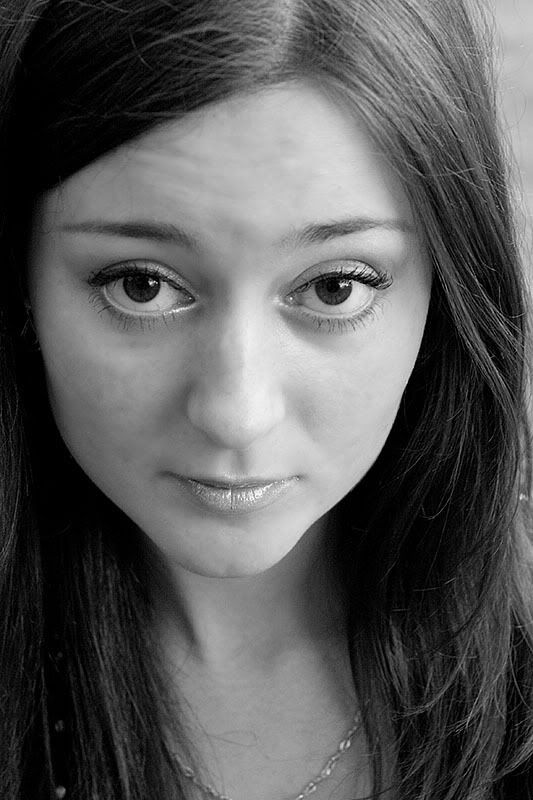 IMAGE: http://img.photobucket.com/albums/v31/Moppie/Anzhelika.jpg