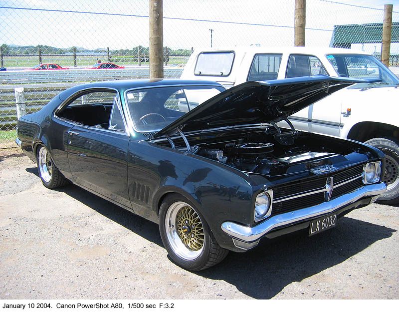 IMAGE: http://img.photobucket.com/albums/v31/Moppie/Monaro2.jpg