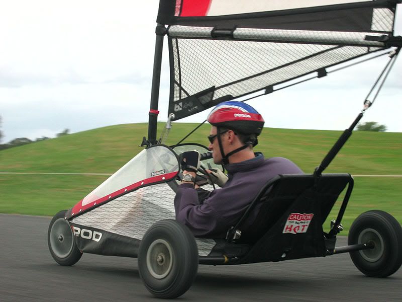 IMAGE: http://img.photobucket.com/albums/v31/Moppie/blowkartfromakart.jpg