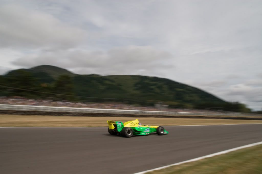 IMAGE: http://img.photobucket.com/albums/v31/Moppie/converted-.jpg