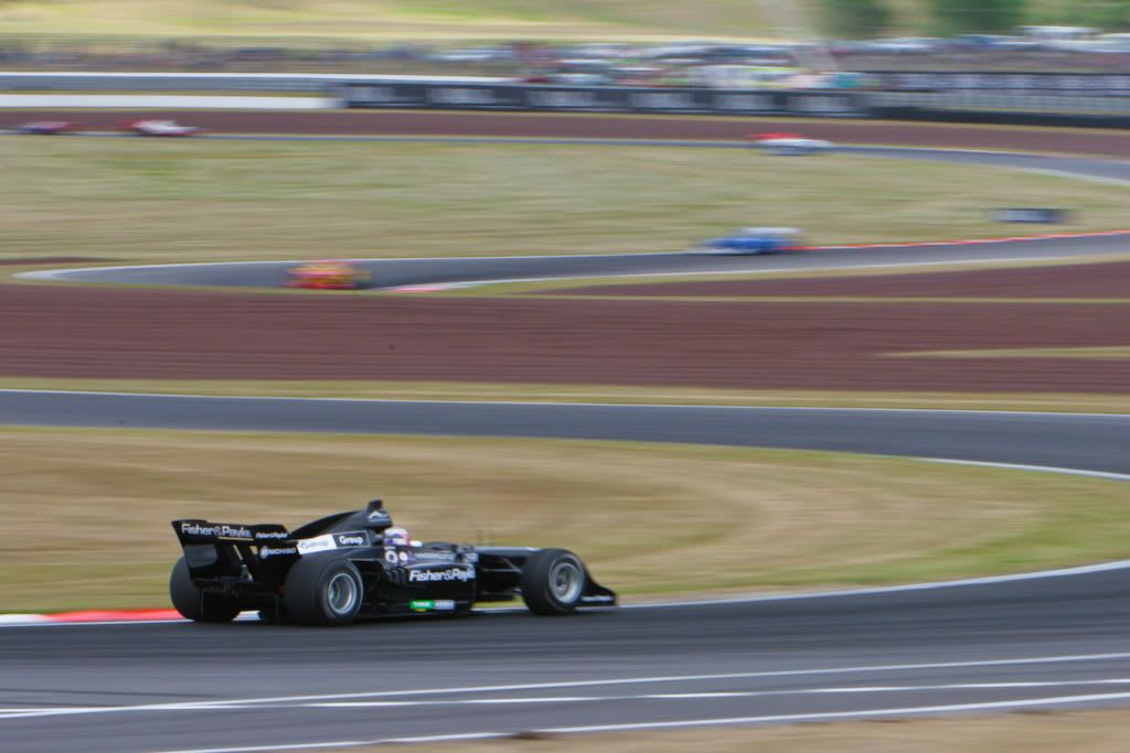 IMAGE: http://img.photobucket.com/albums/v31/Moppie/converted-5667.jpg