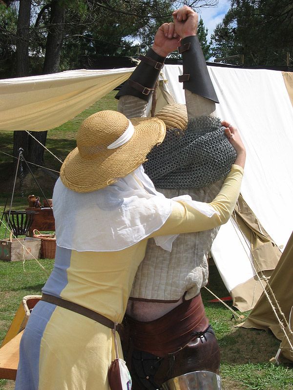 IMAGE: http://img.photobucket.com/albums/v31/Moppie/dressing.jpg