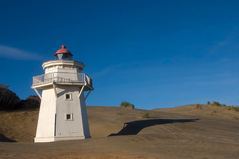 IMAGE: http://img.photobucket.com/albums/v31/Moppie/poutolighthouse2.jpg