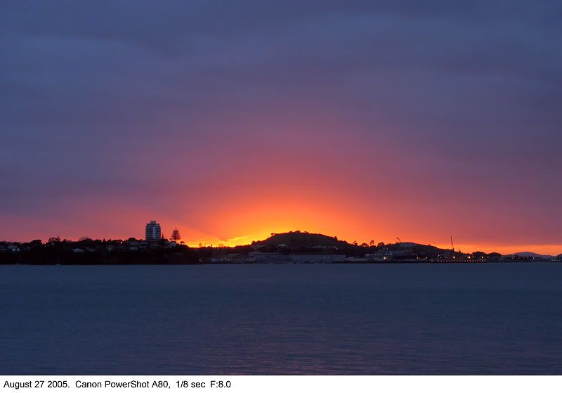 IMAGE: http://img.photobucket.com/albums/v31/Moppie/sunrisepotn.jpg