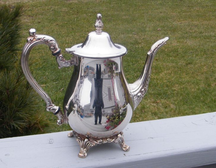 ANTIQUE VICTORIAN ONEIDA SILVER SILVERPLATE 4 CUP FOOTED COFFEE TEAPOT