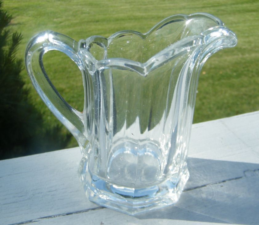 ANTIQUE VINTAGE GLASS COLONIAL PANEL INDIVIDUAL 4 oz CREAM MILK CREAMER