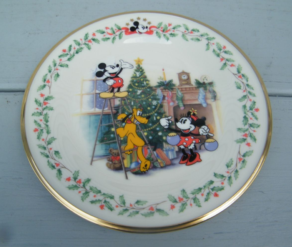 Disney Christmas Plates 