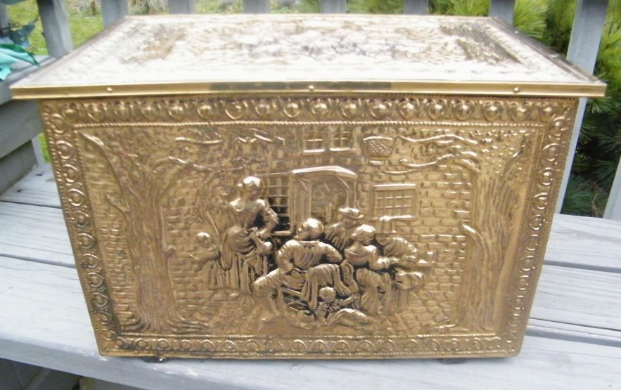 ANTIQUE BRASS VICTORIAN WOOD LARGE EMBOSSED OLD FIREPLACE COAL SCUTTLE