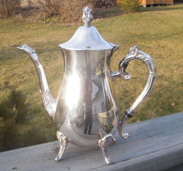 ANTIQUE VICTORIAN LEONARD SILVER SILVERPLATE 4 CUP FOOTED COFFEE TEAPOT