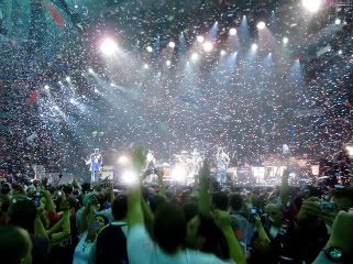 confettistageview210_31.jpg