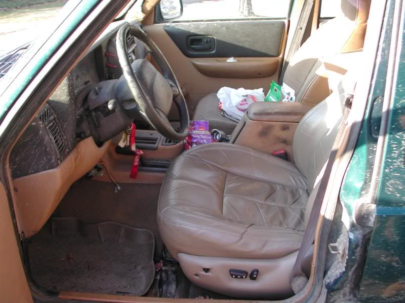 Wj Leather Seat In The Xj Pics Question Jeepforum Com