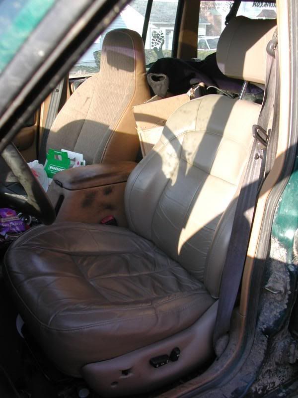 WJ leather seat in the XJ pics/question