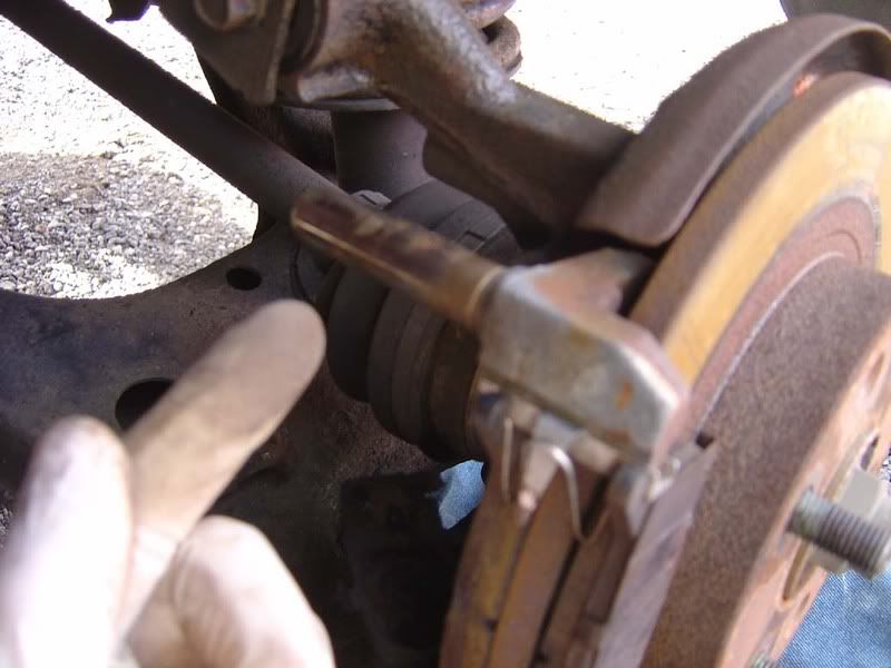 Guide Fitting Rear Brake Pads & Handbrake Adjust Mazda MX5 Miata