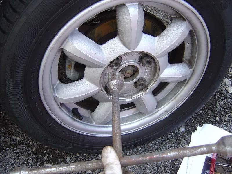 Guide Fitting Rear Brake Pads & Handbrake Adjust Mazda MX5 Miata