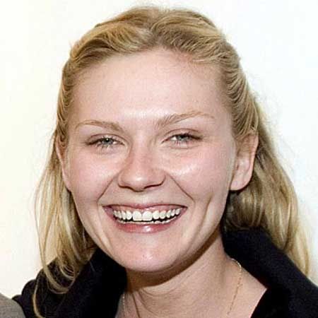 girls without makeup. Even without makeup, she#39;s