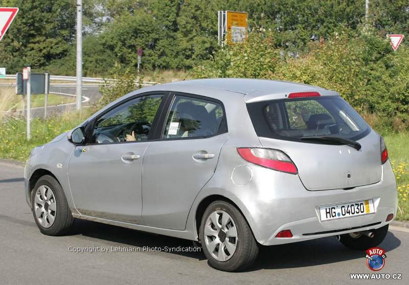 mazda2scoopak.jpg