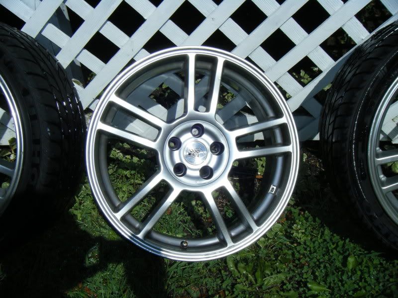 http://img.photobucket.com/albums/v315/sil01/wheel2.jpg