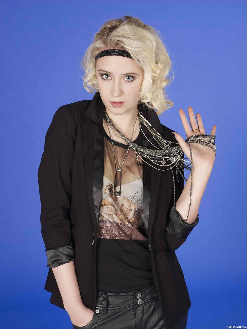 Lily Loveless the Fashion