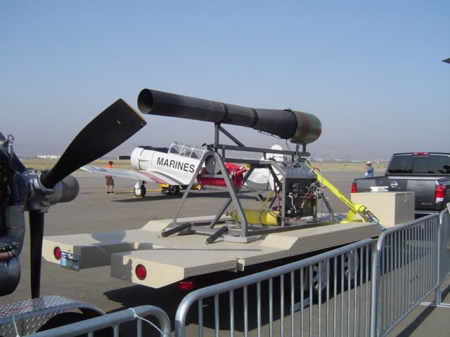 http://img.photobucket.com/albums/v317/ZRX61/AirShow/Chino-09087.jpg