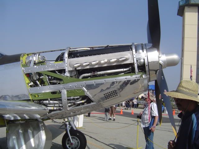 http://img.photobucket.com/albums/v317/ZRX61/AirShow/Chino5-15-10003.jpg