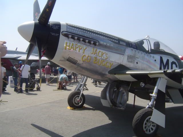 http://img.photobucket.com/albums/v317/ZRX61/AirShow/Chino5-15-10021.jpg